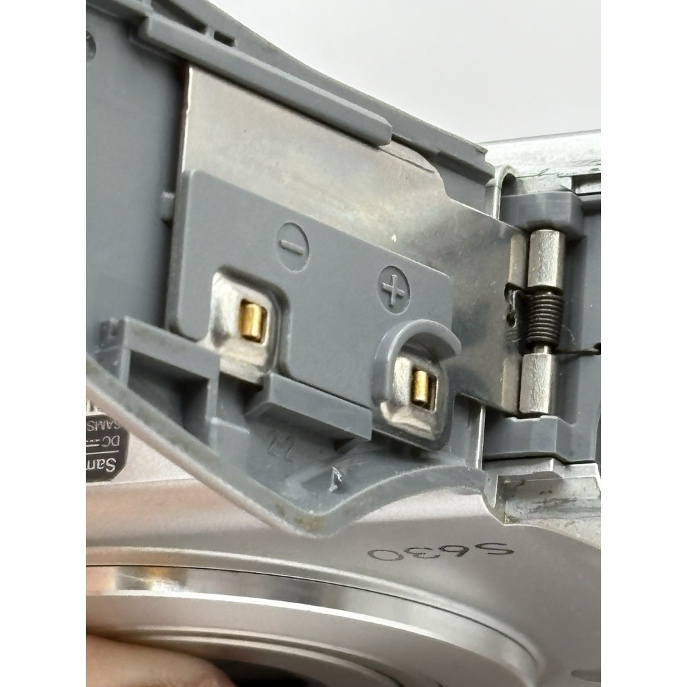 Samsung Silver Digimax S630 6MP Digital Camera with 3x Optical Works - Picture 12 of 12